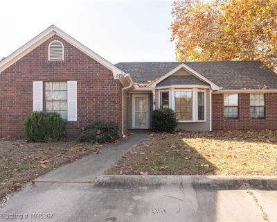 4 Bedroom 2BA 1403 ft Single Family House For Sale in Van Buren, AR