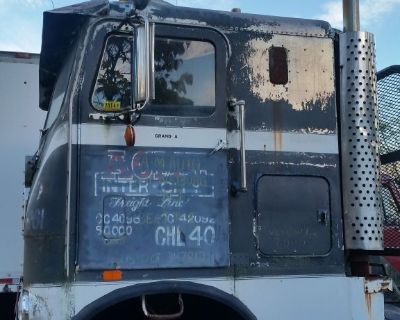 1973 FLB Freightliner Cabover 13spd Detroit

 I purchased this unit in Seattle Washington in 1993. Drove it back east. Passed a full scale federal inspection in Nebraska "chicken coop"  D.O.T Inspection. 
/
**204 inch wheelbase 
**24 feet overall length 
**17040 lbs. Curb weight 
**318 / 8V-71  dry liner 2 stroke engine 
**13 speed RTO  Roadranger transmission 
Fuller Roadranger RTO 9513
**Alum...