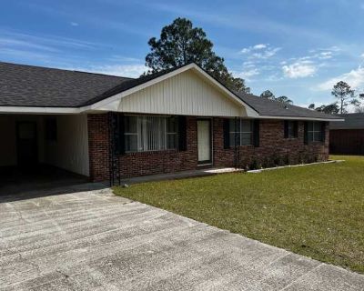 3 Bedroom 2BA 1644 ft Pet-Friendly Apartment For Rent in Vidalia, GA