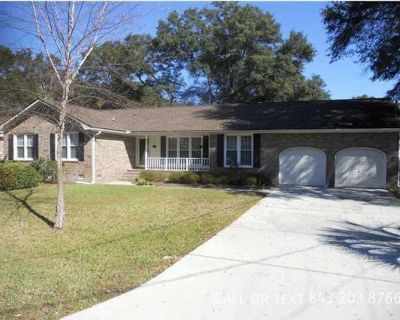 4 Bedroom 2BA 2143 ft Pet-Friendly Single-family home For Rent in Charleston, SC