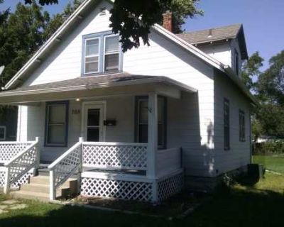 3 Bedroom 1BA 0 ft Apartment For Rent in Janesville, WI