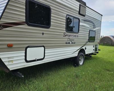 Travel Trailer 2019 Sportsman 20 ft