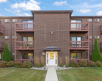 2 Bedroom 1BA 817 ft Condo For Sale in Glendale Heights, IL