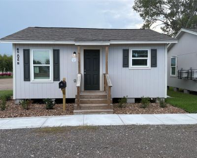 1 Bedroom 1BA 528 ft² Home For Rent in Freeport, TX
