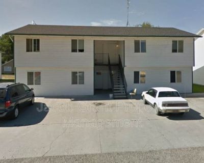2 Bedroom 1BA 1100 ft Pet-Friendly House For Rent in Blackfoot, ID