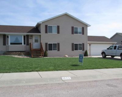 4 Bedroom 3BA 1888 ft Apartment For Rent in Summerset, SD