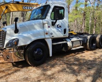 2012 Freightliner Cascadia 125