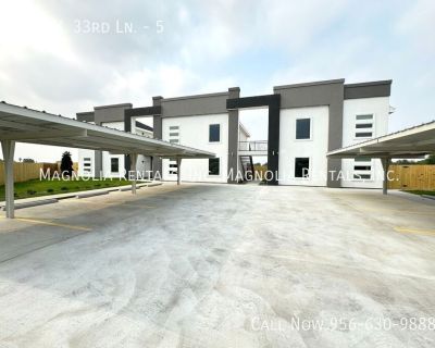 12606 N. 33rd Ln.. Welcome to 12606 33rd, a stunning one-bedroom, one-bathroom apartment located in the vibrant city of McAllen, TX. This apartment boasts a spacious open floor plan, accentuated by vaulted ceilings and hardwood floors that add a touch of elegance to the space. The kitchen is equipped with modern stainless steel appliances, including a refrigerator and microwave, and the conveni...