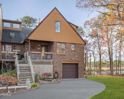 3 Bedroom 3BA 1552 ft Condominium For Sale in TOMS RIVER, NJ