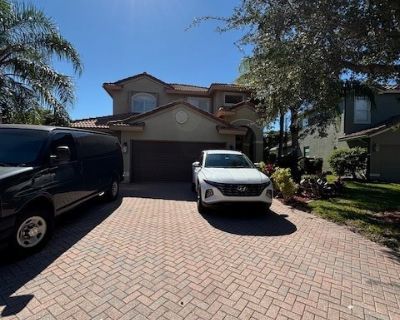 4 Bedroom 2BA 2598 ft Apartment For Rent in Estero, FL