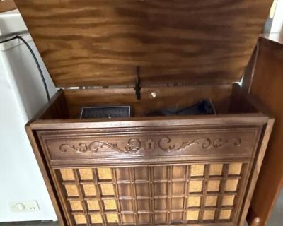 Antique 8 Track and Record Player ..Works Good