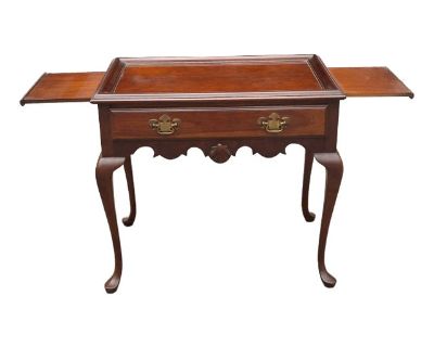 Queen Anne Style Cherry Tea Table With Pull-Out Trays
