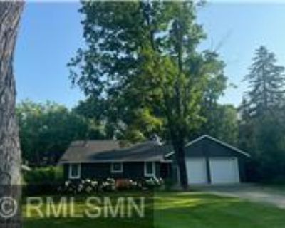 39 Grove Street. Property for Rent in Mahtomedi, MN for $2,800 with 3 bedrooms and 2 full baths. This 1,225 square foot property was built in 1901 on a lot size of 0.25.. Deeded lake access 400 steps from the driveway on White Bear Lake with a community dock and picnic area. Walk to restaurants. Spacious primary bedroom suite with walk in closet and 3/4 bath. California Closets throughout.. Fen...