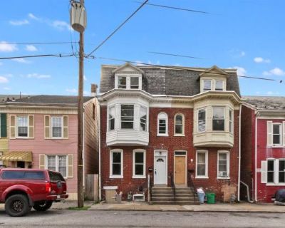 5 Bedroom 2BA 0 ft Pet-Friendly Apartment For Rent in York, PA