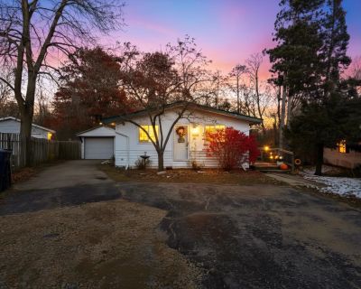 3 Bedroom 1BA 1152 ft Single Family House For Sale in Janesville, WI