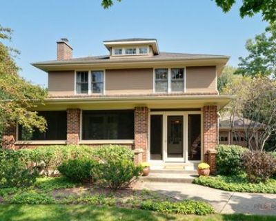 4 Bedroom 6BA 3376 ft Single Family House For Sale in Lake Bluff, IL