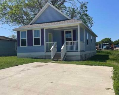 3 Bedroom 2BA 1100 ft Pet-Friendly House For Rent in Brenham, TX