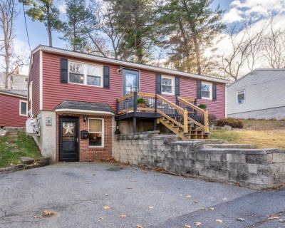 3 Bedroom 1BA 1000 ft Single Family House For Sale in Manchester, NH