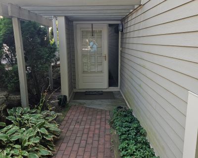 3 Bedroom 1BA 1380 ft Condo For Sale in Norwalk, CT