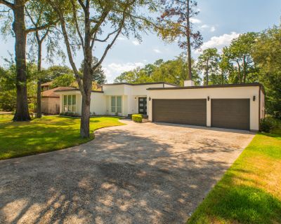 3103 Hemingway Drive. Property for Rent in Montgomery, TX for $4,500 with 3 bedrooms and 2 full baths, 1 half bath. This 2,267 square foot property was built in 1976 on a lot size of 0.2328.. Beautifully remodeled 3BR/2.5BA lake house with soaring ceilings, modern finishes, and stunning views of Lake Conroe. This custom home has been thoughtfully updated and offers an open-concept living area f...