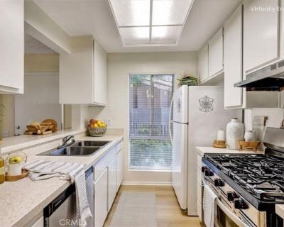 1 Bedroom 1BA 621 ft Condominium For Sale in SANTA ANA, CA