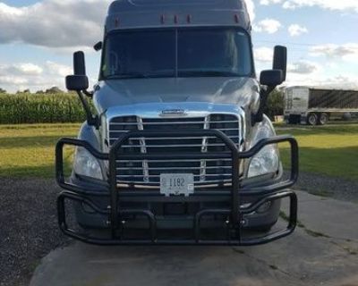 2018 Freightliner Cascadia 113 Sleeper Semi Trac