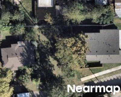 This foreclosure property is located in Dallas, TX 75212 This is a Real Estate-Owned (REO)/post-foreclosure home owned or managed by a bank. All offers are considered; however, the highest and best will most likely be accepted.