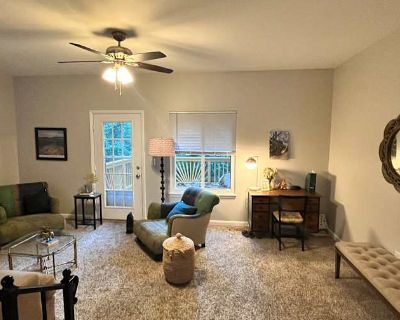Private room with ensuite in a Townhouse, Arnold, MD 21012
