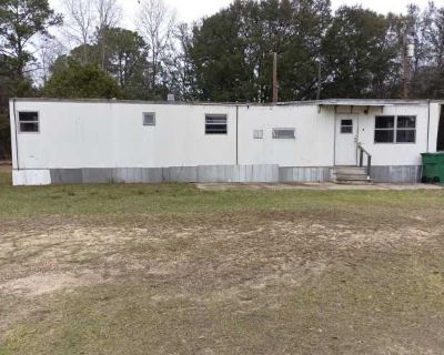 2 Bedroom 1BA 0 ft Pet-Friendly Apartment For Rent in Graceville, FL