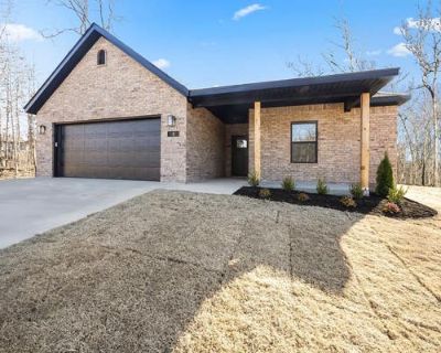 3 Bedroom 2BA 1585 ft Single Family Home For Sale in BELLA VISTA, AR