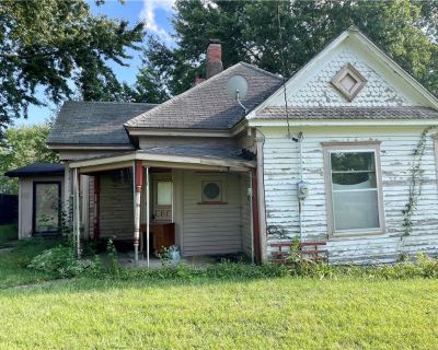 2 Bedroom 1BA 744 ft Single Family House For Sale in Altamont, MO