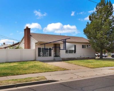 2 Bedroom 1BA 1084 ft Pet-Friendly Apartment For Rent in Washington Terrace, UT