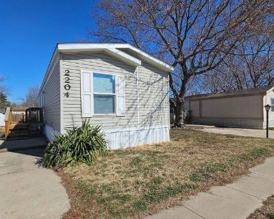 3 Bedroom 2BA 1216 ft Mobile Home For Rent in Wichita, KS