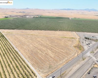 1 Bedroom 871200 ft Vacant Lot For Sale in Byron, CA