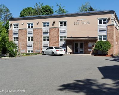 185 ft Commercial Property For Rent in Stroudsburg, PA