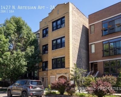 2 Bedroom 1BA 800 ft Pet-Friendly Apartment For Rent in Chicago, IL