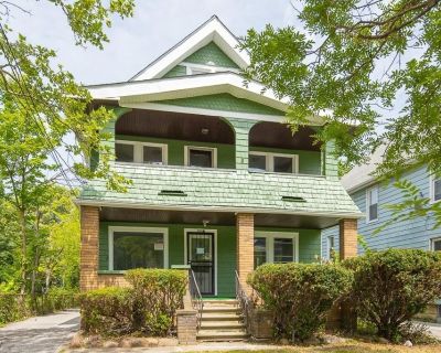 8 Bedroom 3BA 1008 ft Apartment For Rent in Cleveland, OH