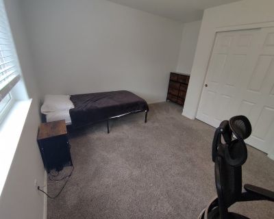 Total rooms: 3. Deposit: $850.00 * Utilities included?: Yes * Fees apply?: No. No preference. Non-smoking. Not for couples. Age preference: 45. Furnishings: Furnished * Parking: Yes * Yard/patio: Yes * Disabled access: * Living room: shared * Broadband included: Yes. Availability Available Now Minimum term 1 month Maximum term None. Single bedroom available with a bathroom that's shared with on...