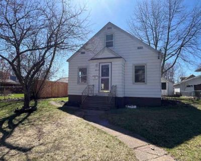 3 Bedroom 2BA 1750 ft Single Family Home For Sale in HIBBING, MN