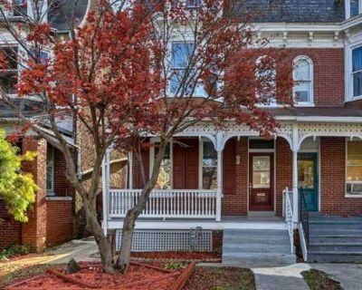 4 Bedroom 2BA 2180 ft Pet-Friendly Apartment For Rent in York, PA