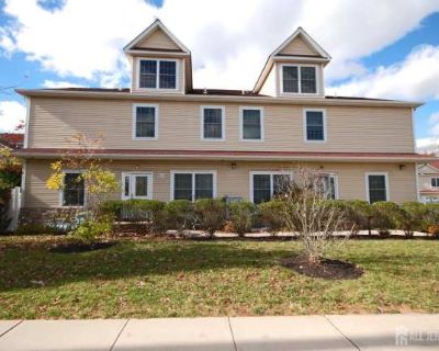 3 Bedroom 3BA 1680 ft Apartment For Rent in Middlesex County, NJ