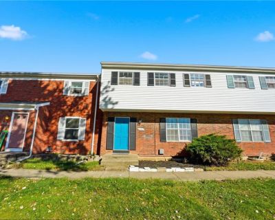 3 Bedroom 2BA 1956 ft Townhouse For Sale in Grandview, MO