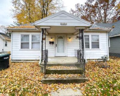 3 Bedroom 2BA 1220 ft Pet-Friendly Apartment For Rent in Muncie, IN