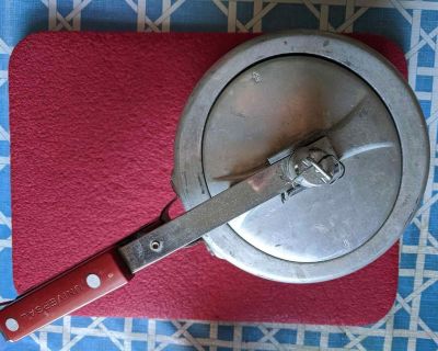 small aluminum pressure cooker