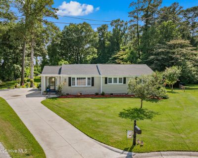 4 Bedroom 2BA 2646 ft Single Family House For Sale in Jacksonville, NC