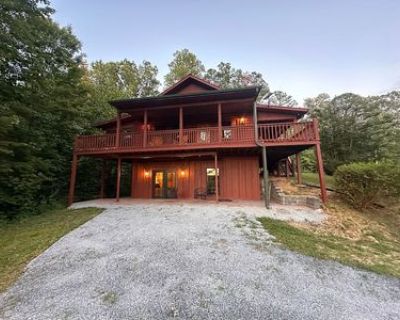 4 Bedroom 3BA 2176 ft Single Family House For Sale in Sevierville, TN