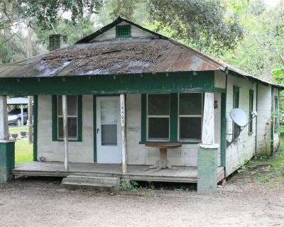 3 Bedroom 1BA 776 ft Single Family House For Sale in Archer, FL