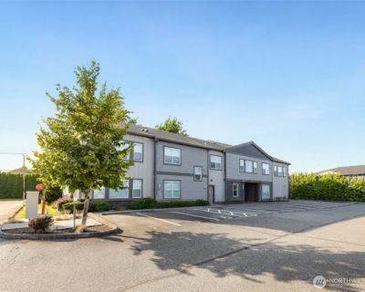1 Bedroom 1BA 566 ft Condo For Sale in Lynden, WA