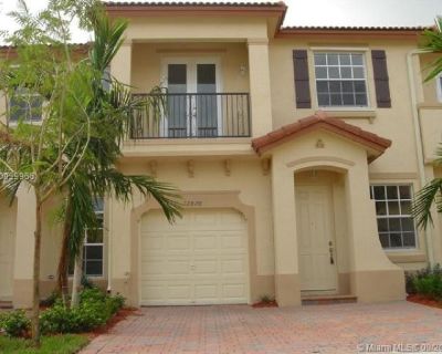 FABULOUS 3 BEDROOMS AND 2 BATHS TOWNHOUSE IN KENDALL, FL.!!! IN PERFECT CONDITION!!!