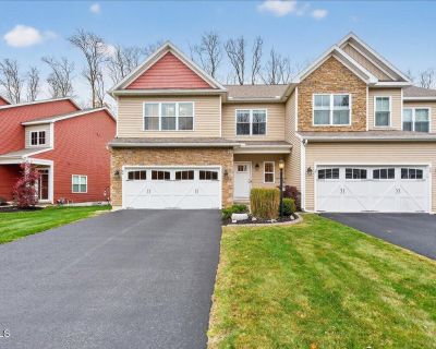 2 Bedroom 2BA 1831 ft Townhouse For Sale in Halfmoon, NY